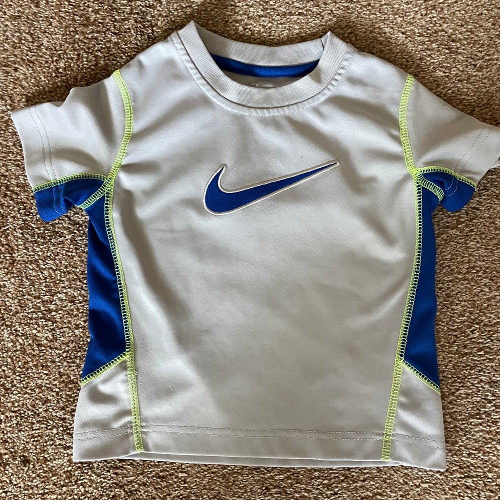 Nike short sleeve shirt 2T